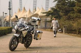 小伙买国产小钢炮视频,小伙实拍体验，揭秘性能与颜值并存的国产神车